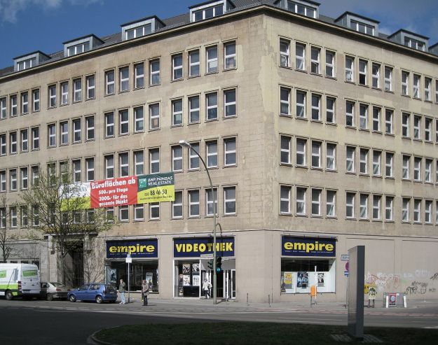 1200px-Hohenzollerndamm_29_Berlin-Wilmersdorf