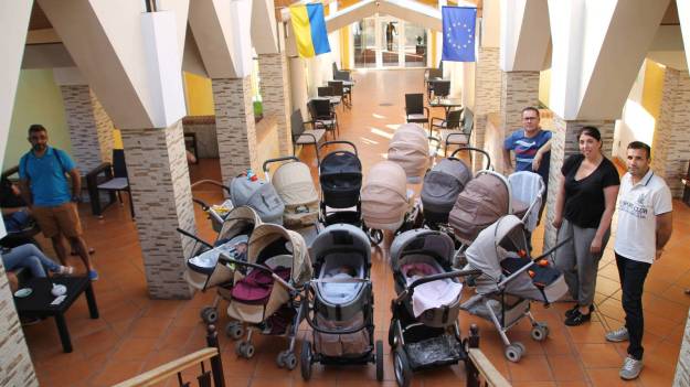 pesadilla-en-kiev-para-20-familias-de-vientre-de-alquiler-no-dan-pasaporte-a-los-bebes