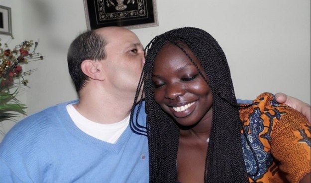 société-couple-femme-noire-homme-blanc