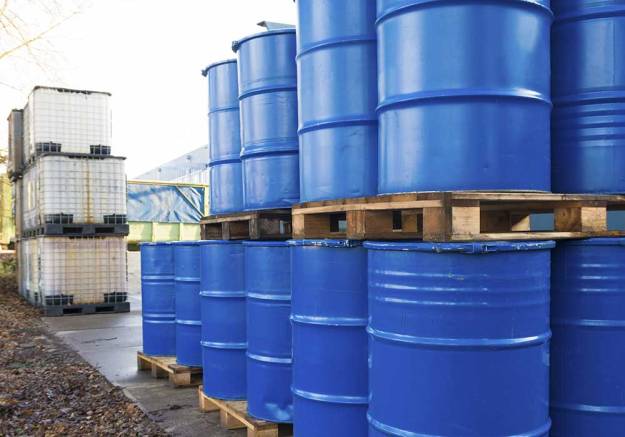 piledupoilbarrels-1000x700